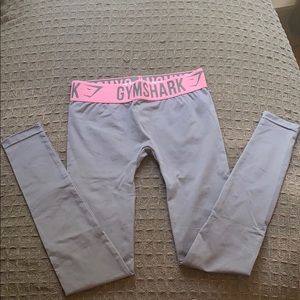 Gym shark leggings